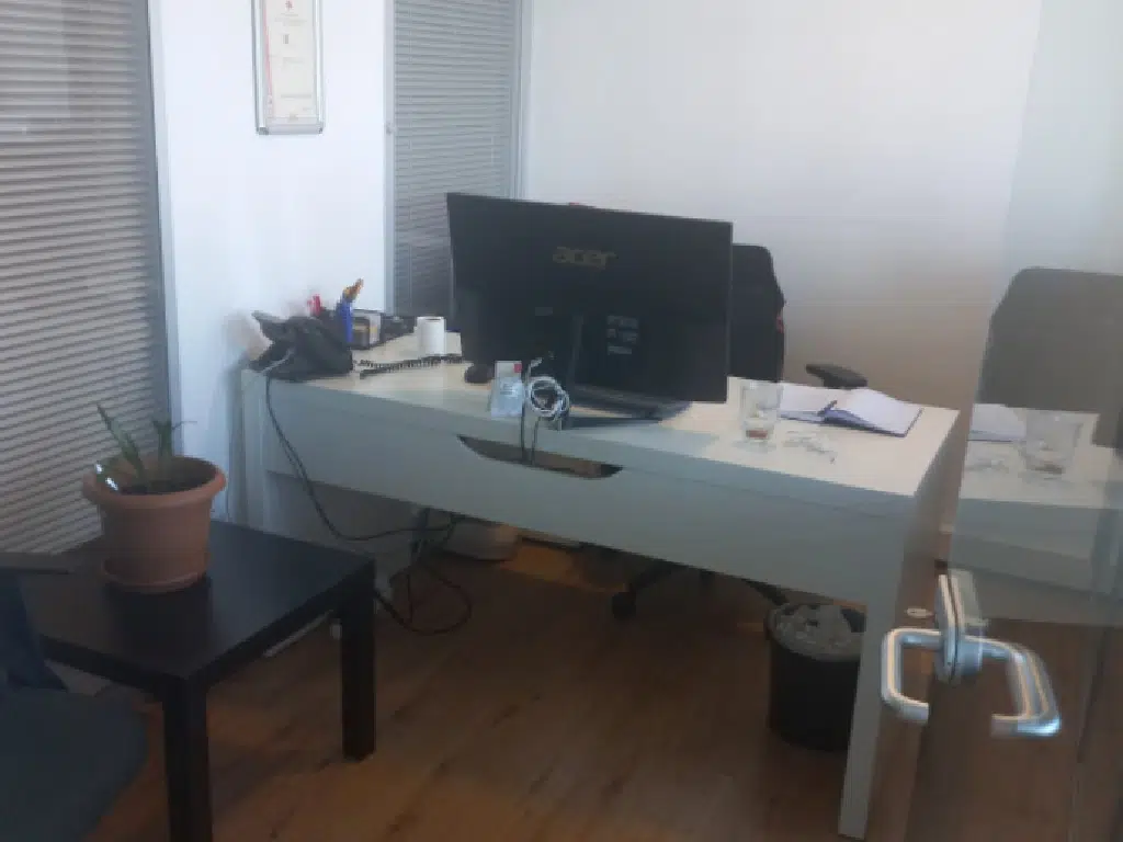 Kadıköy, Caferağa'da Konumlu Büro