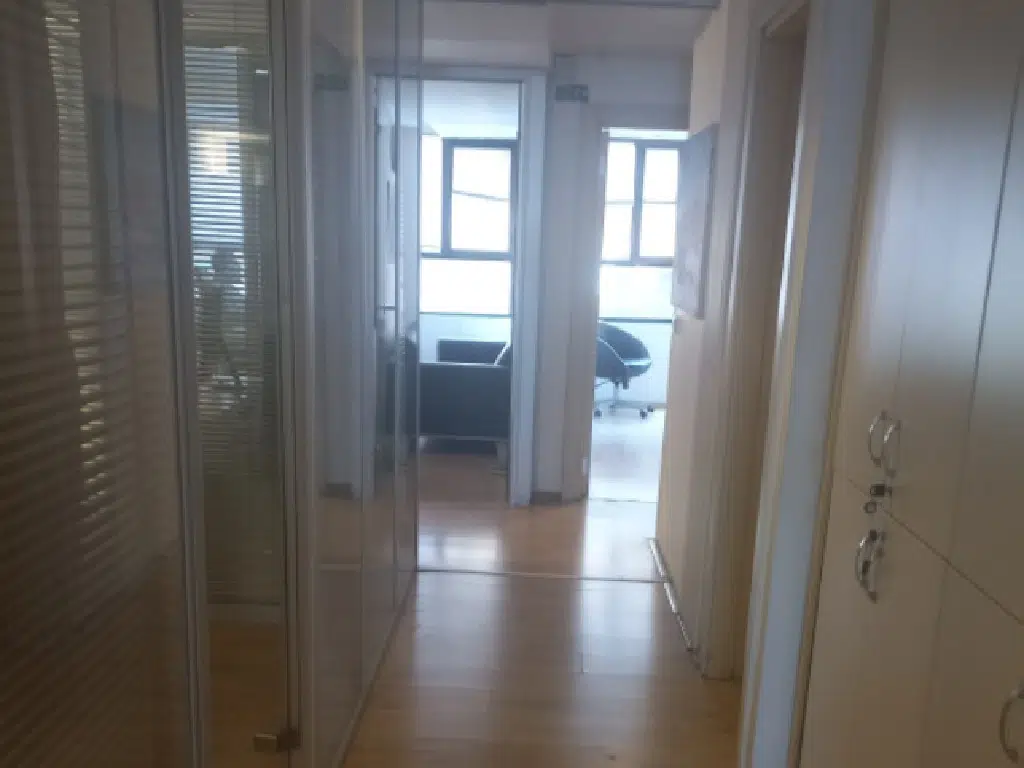 Kadıköy, Caferağa'da Konumlu Büro