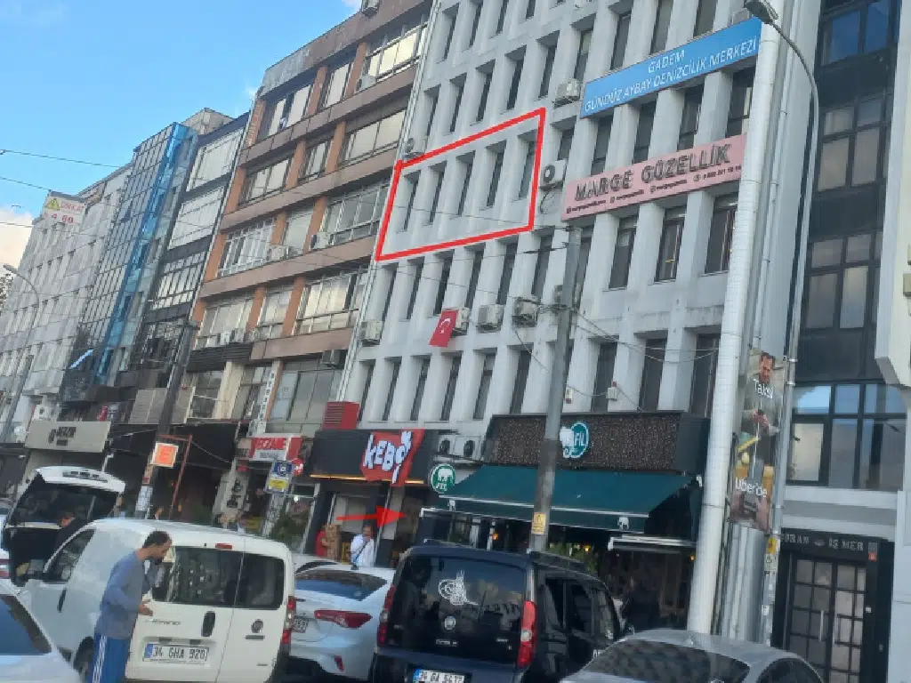 Kadıköy, Caferağa'da Konumlu Büro